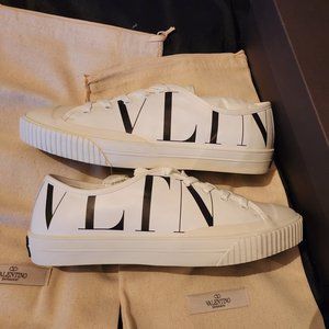 Valentino Logo VLTN  Sneakers Size 42 - Brand New